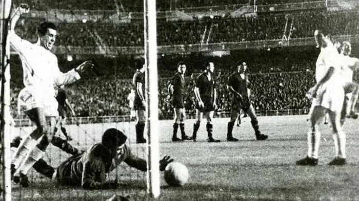 1963年のクラシコ、ゴール前の攻防